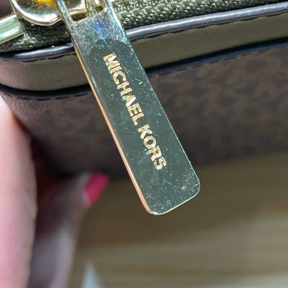 Michael Kors Clutch - Picture 6 of 9